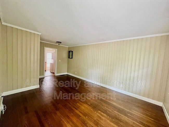 Foto del edificio - 2069 Arlington Ave NE