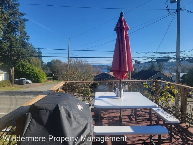 Foto del edificio - 2 br, 1 bath House - 1749 Trenton Ave