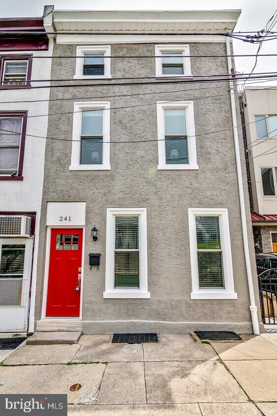 Primary Photo - 241 Delmar St