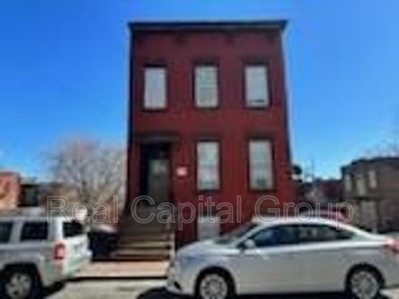 Primary Photo - 38 Trinity Pl