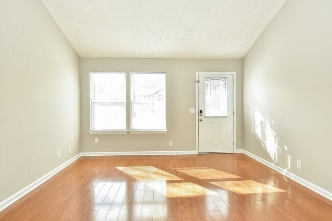 Foto del edificio - 108 Cedarmont Cir