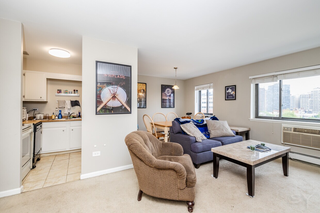 Foto principal - 607 W Wrightwood Ave