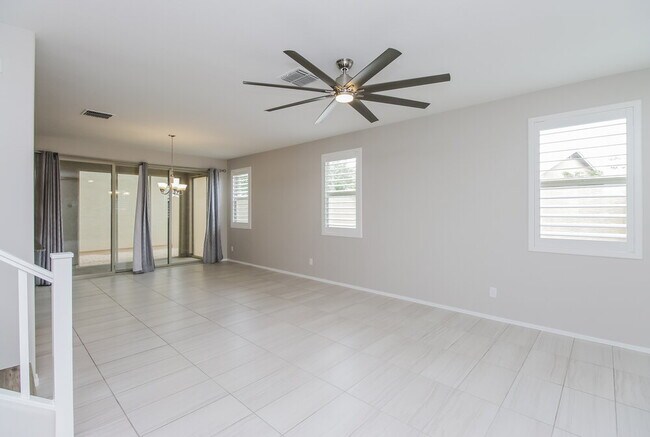 Foto del edificio - 7402 E Flower Ave