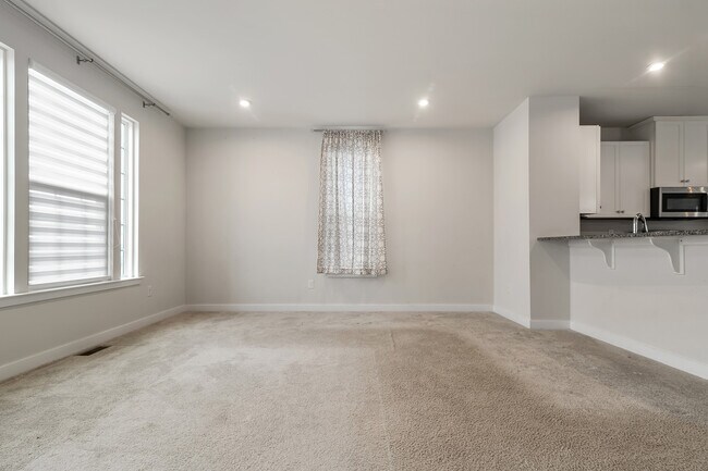 Foto del edificio - 310 N Pkwy Dr