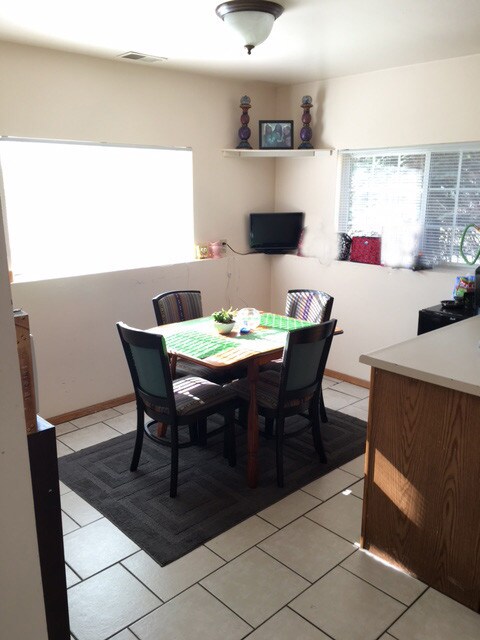 Building Photo - 1274 Redpine Way