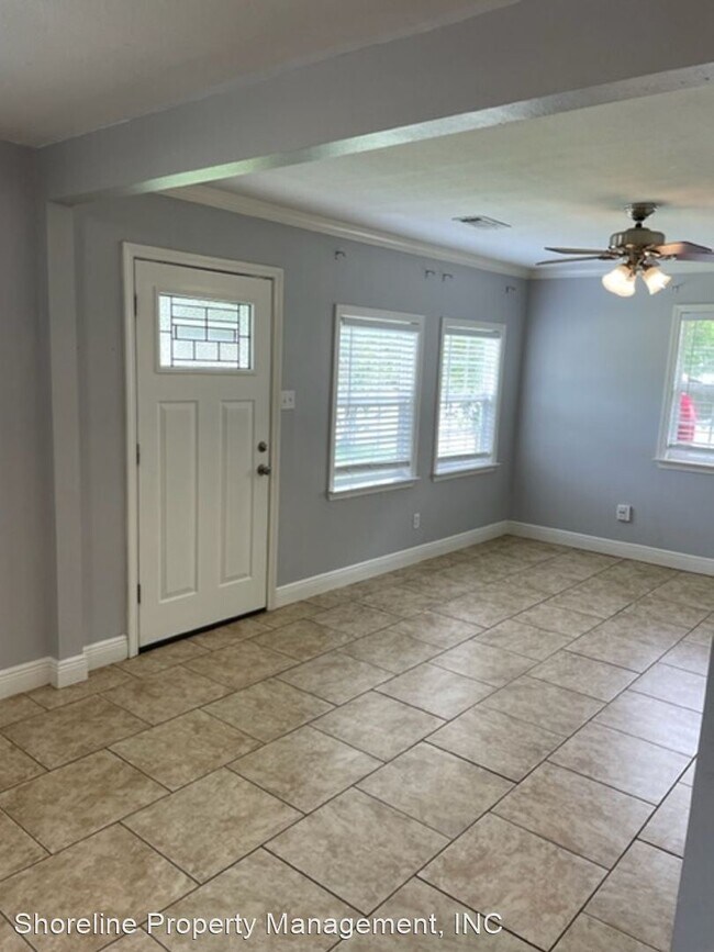 Foto del edificio - 3 br, 1 bath House - 214 Hunter Drive