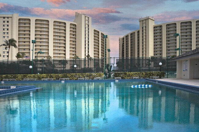 Foto del edificio - 300 Ocean Trail Way