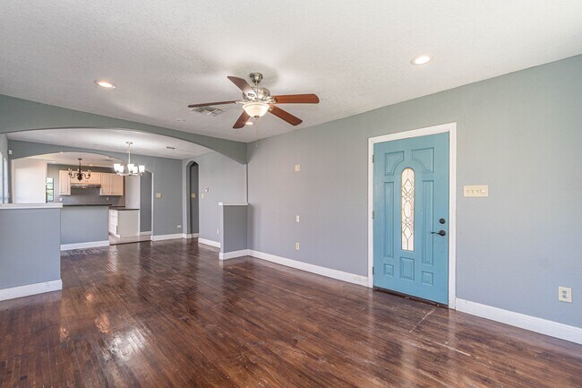 Building Photo - 315 Thomas Jefferson Dr
