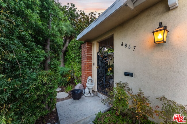 Building Photo - 4867 Finley Ave