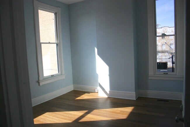 Foto del edificio - 224 W 14th St