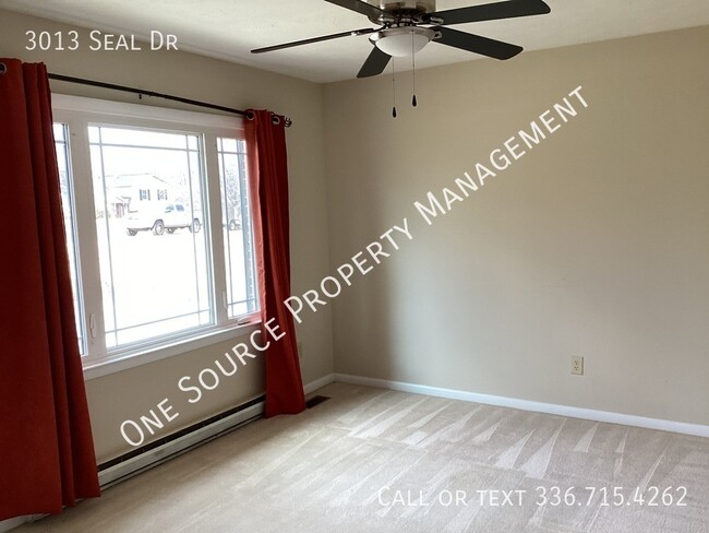 Building Photo - 3013 Seal Dr