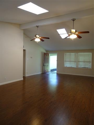 Foto del edificio - 811 Vinecrest Ln