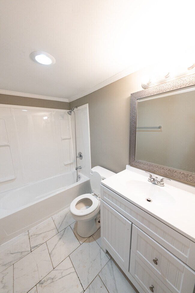 Foto del edificio - 1408 Katherine St NW