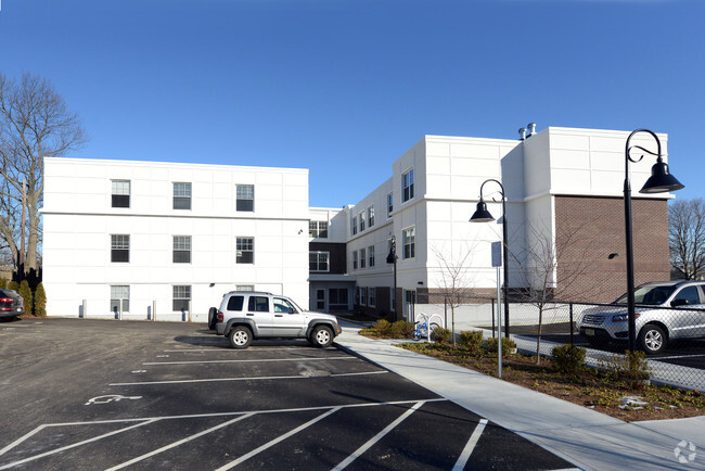 Building Photo - Sunset Lake Apartments