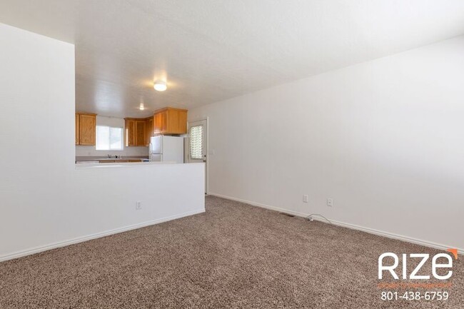 Building Photo - 173 E 8000 S