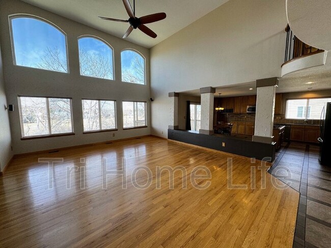 Building Photo - 9865 Glenstone Trail