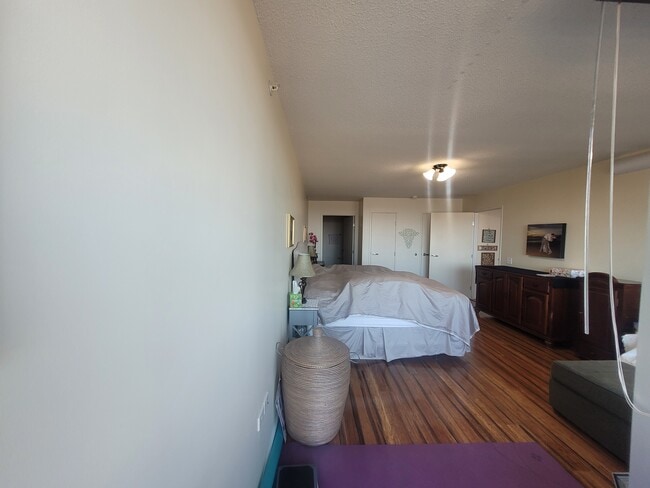 Building Photo - 9655 Woods Dr
