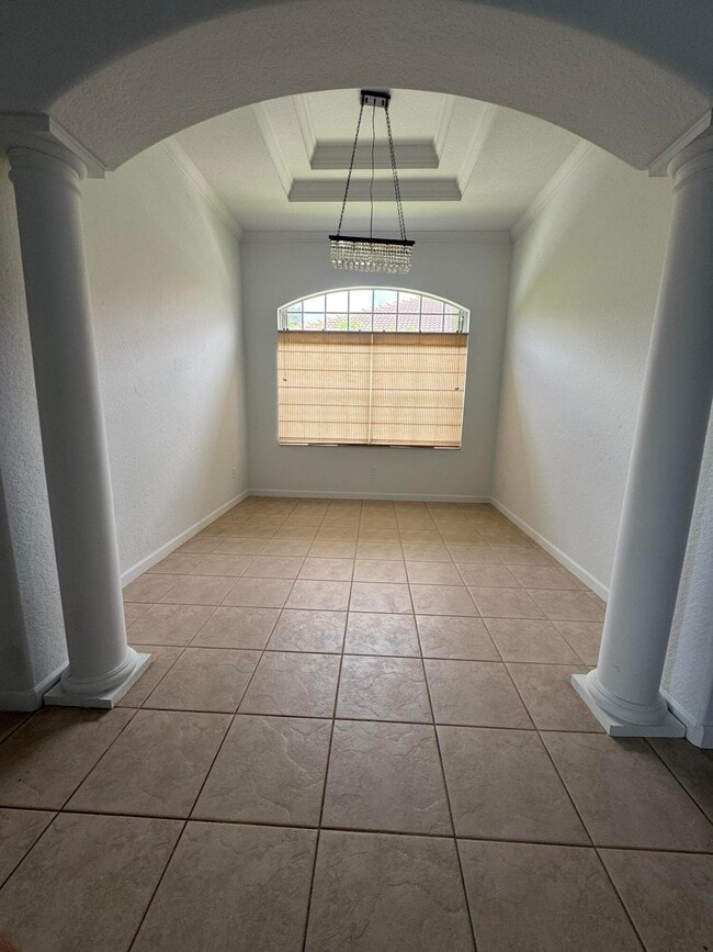 Building Photo - 3410 SW 195th Ave