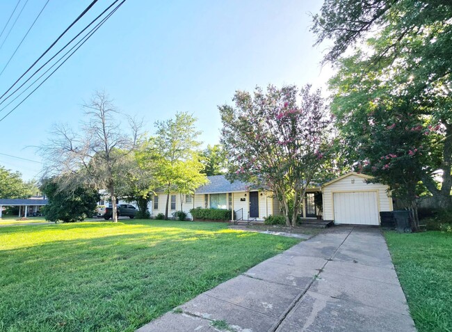 Building Photo - 2503 Taylor St