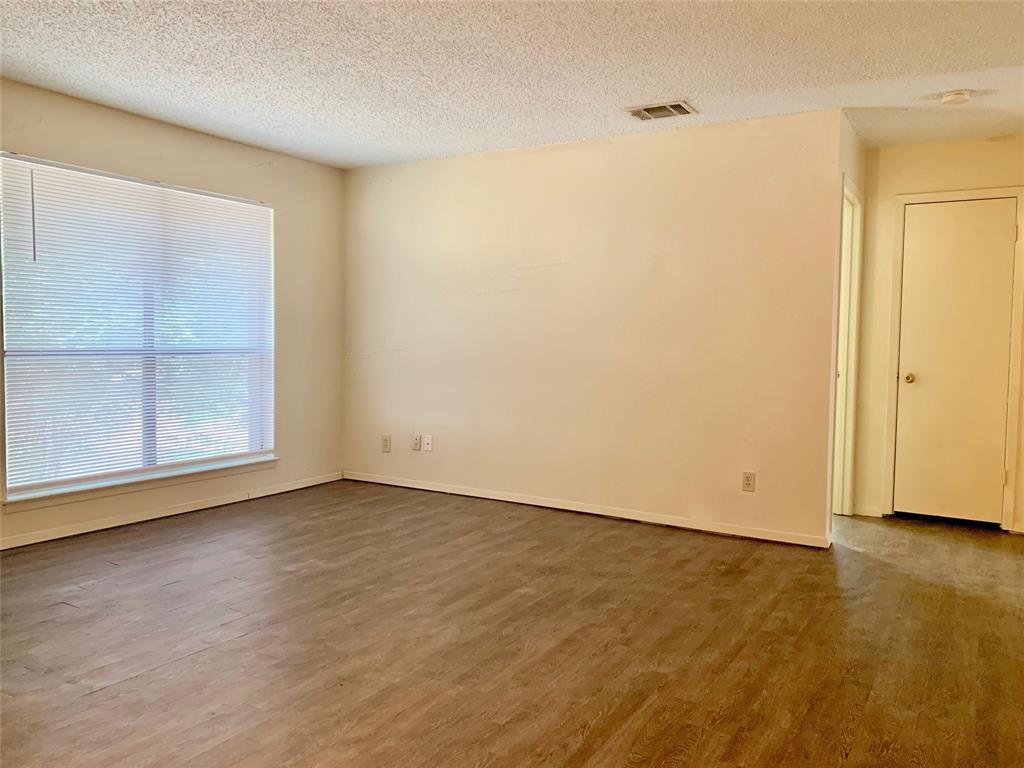 Foto principal - 245 Craddock Ave
