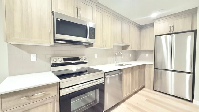 Building Photo - 482 Edgemont Dr NW