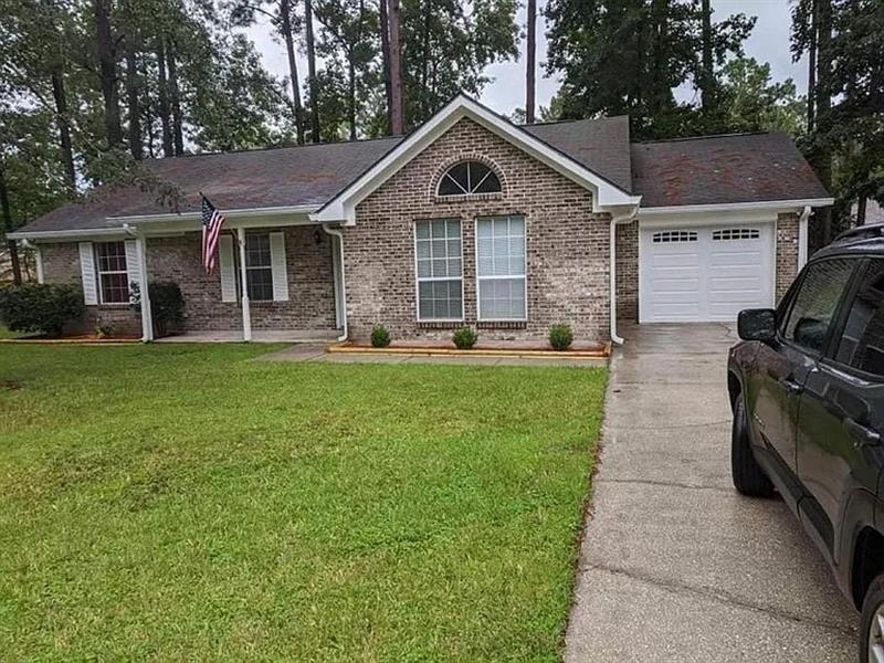 This adorable 3 bedroom 2 House for Rent in Kingsland, GA