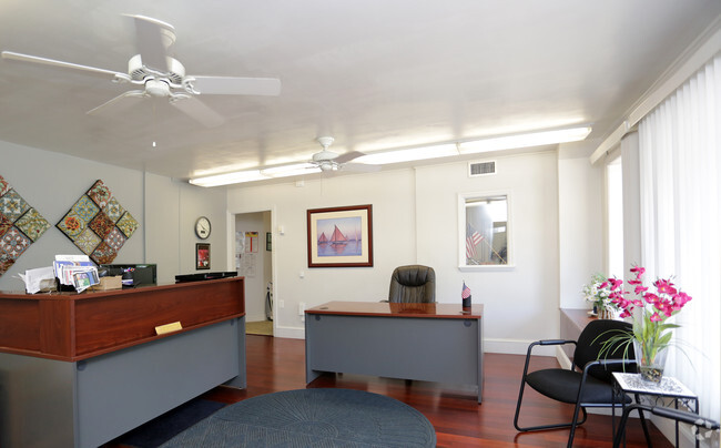 Leasing Office - Glebe House Apartments