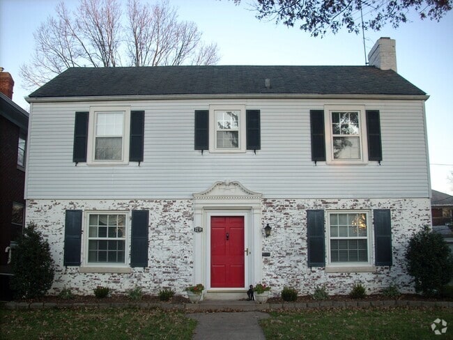 Building Photo - 2219 Saratoga Dr