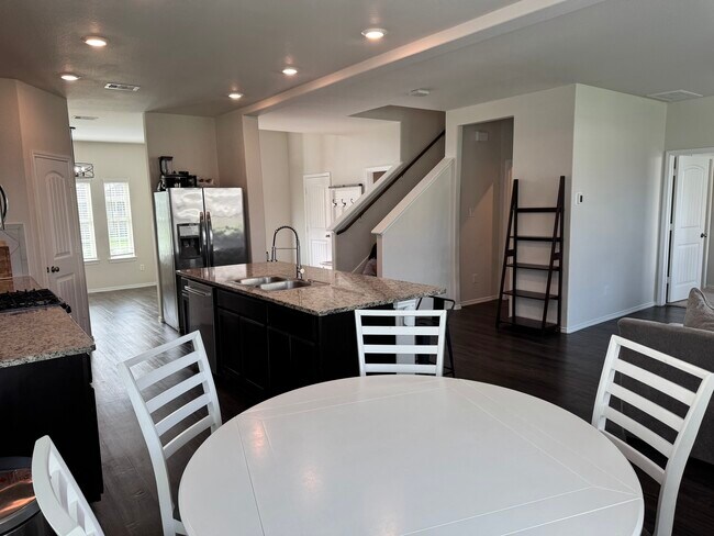 Foto del edificio - 16024 Dockside St