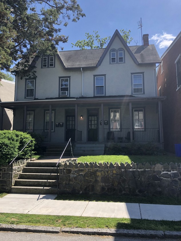 Primary Photo - 2338 W 18th St