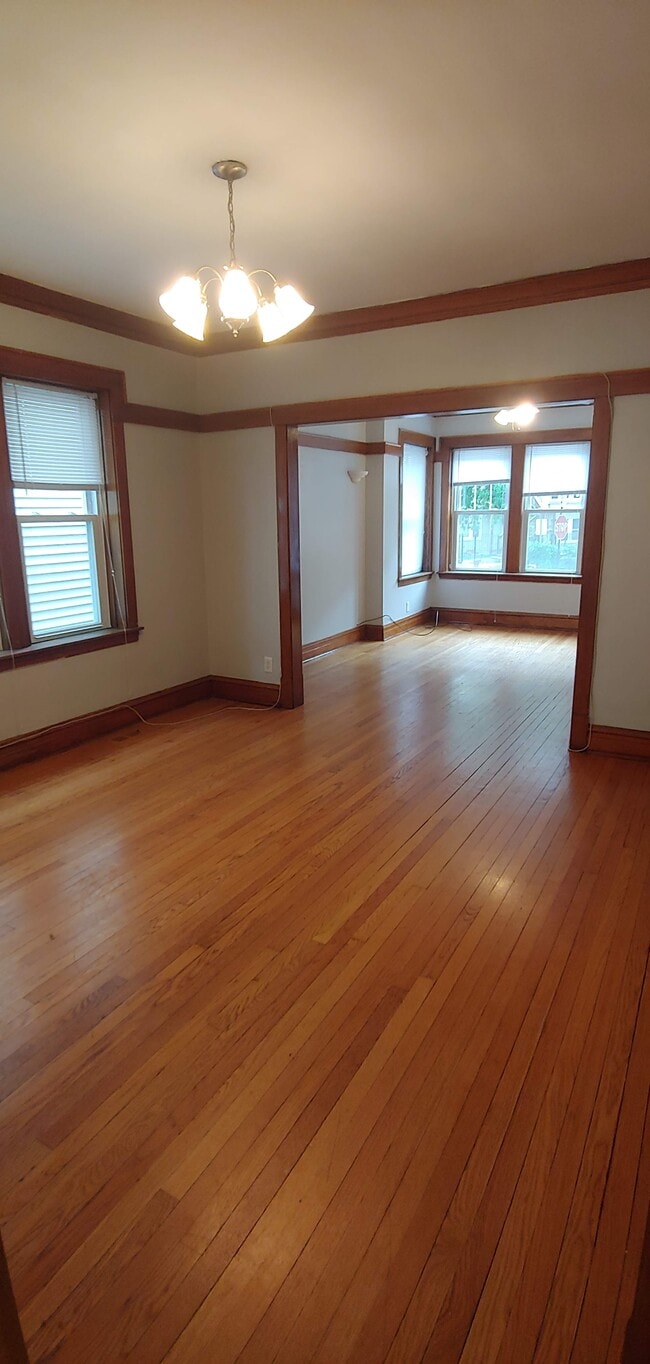 Building Photo - 2905 Lawndale Ave