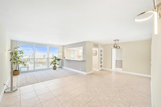 Foto del edificio - 2715 N Ocean Blvd