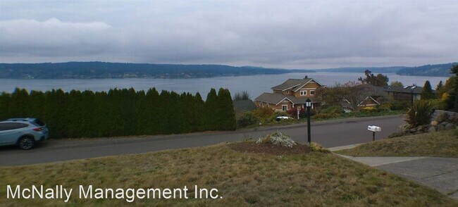 Building Photo - 3 br, 2 bath House - 3141 Soundview Dr. W
