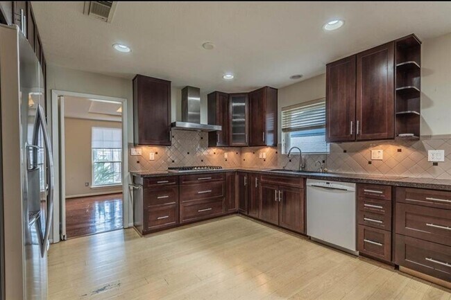 Building Photo - 5642 Wigton Dr