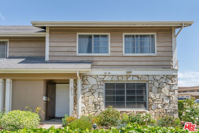 Foto del edificio - 3500 W Manchester Blvd