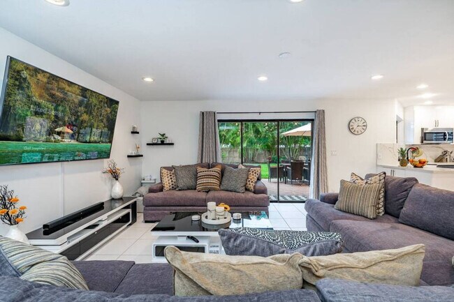 Foto del edificio - 830 SW 14th Ct