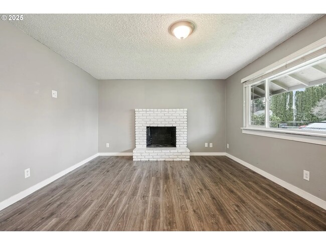 Building Photo - 15006 NE Rancho Dr