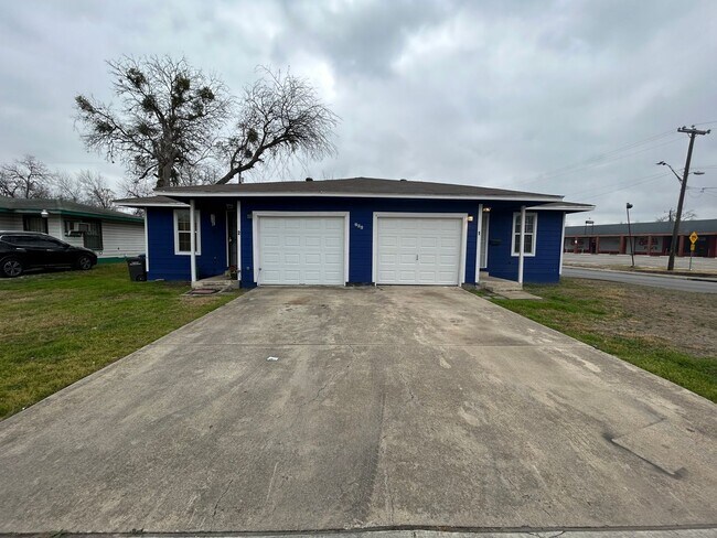 Foto del edificio - 206 Edna Ave