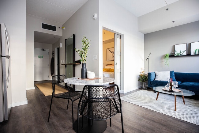 Building Photo - Bison Pointe