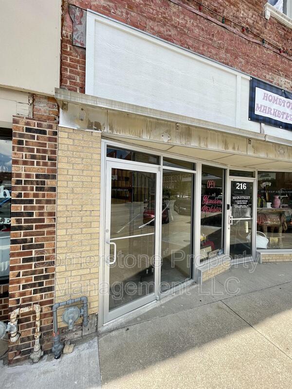 216 S Main St, Ottawa, KS 66067 Condo for Rent in Ottawa, KS