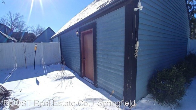 Building Photo - 3 br, 2 bath House - 366 Northfield Blvd