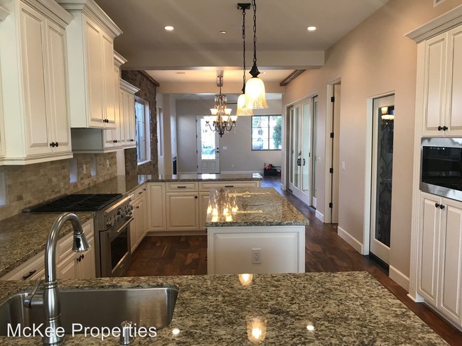 Foto del edificio - 3 br, 2.5 bath House - 850 A Avenue