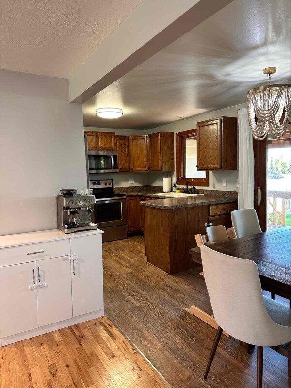 Foto del edificio - 712 25th Ave NE