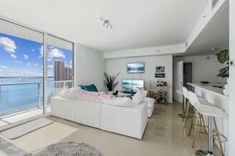 Building Photo - 300 S Biscayne Blvd