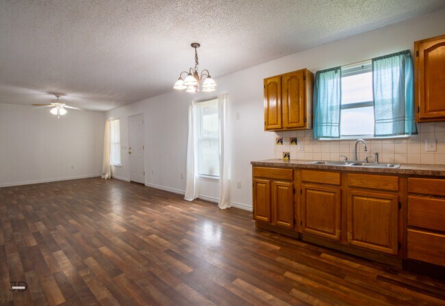 Foto del edificio - 33 Grant Gill Ln