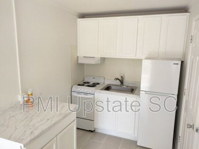 Foto del edificio - 201 Chandler Dr