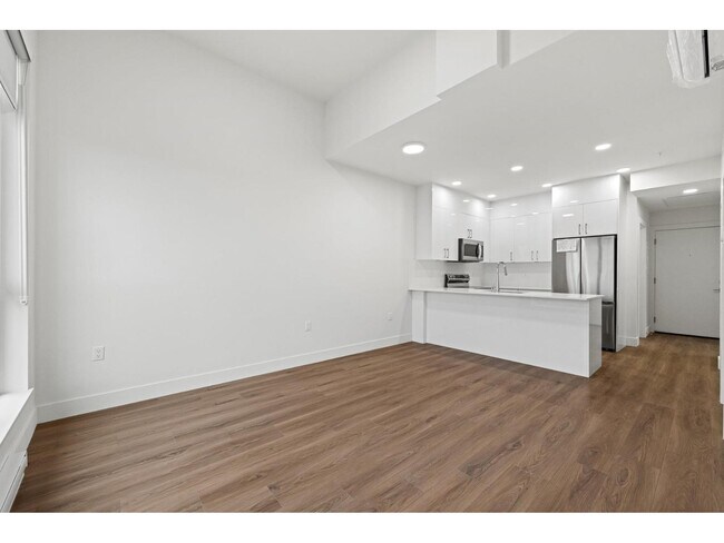 Photo du bâtiment - 15739 Fraser Hwy