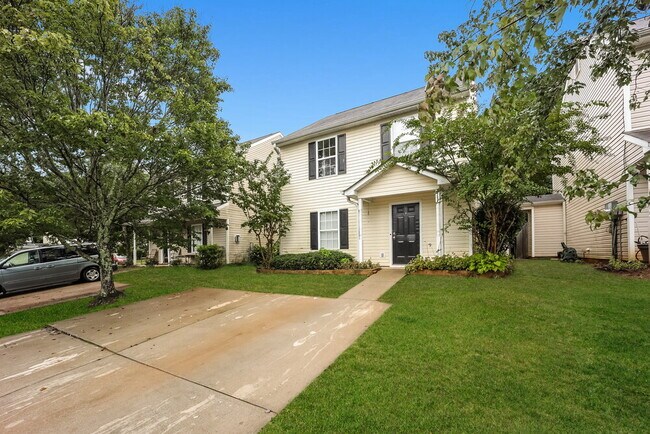 Building Photo - 203 Coral Cir