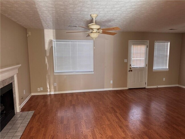 Foto del edificio - 6446 River Park Dr