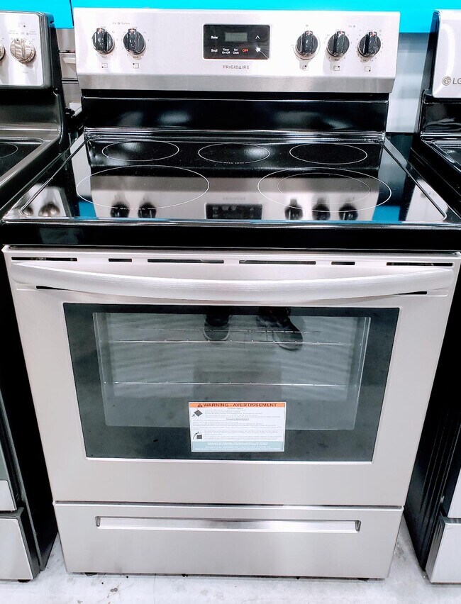 STOVE - 1451 W 43rd Pl